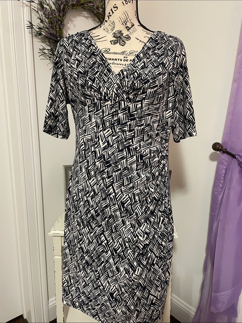 Lauren Ralph Lauren Black and White Geometric V-Neck Tunic